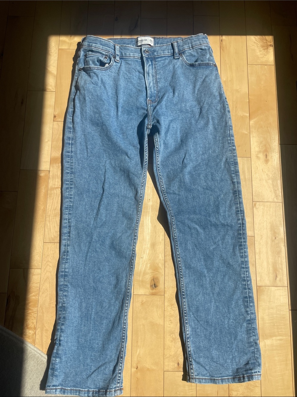 ⭐️Sale 4/$40 Abercrombie Kids straight jeans, sz 17/18, medium rinse